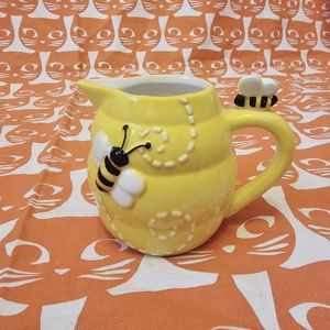 Vintage Pier one honeybee Bumblebee creamer Dolomite hand painted rare